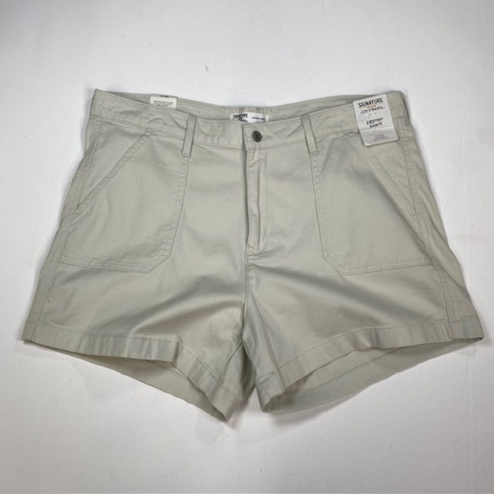 Signature by Levi Strauss Womens Khaki Everyday Shorts High Rise Size 16 W33 NEW
